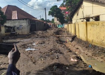 Ouverture des canaux d’évacuation des eaux de ruissellement à Conakry: le maire de Dixinn salue les efforts déployés par Dr Ibrahima Kourouma (vidéo)