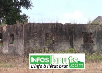 Kounsitel (Gaoual) : Voici le bureau du sous-préfet de la localité décoiffé par des tornades en 2006