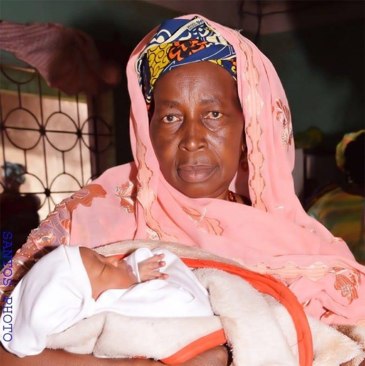 Paix à l’âme de Néné Oumou Konkola (mère de notre confrère Alpha Ousmane Bah, AOB)