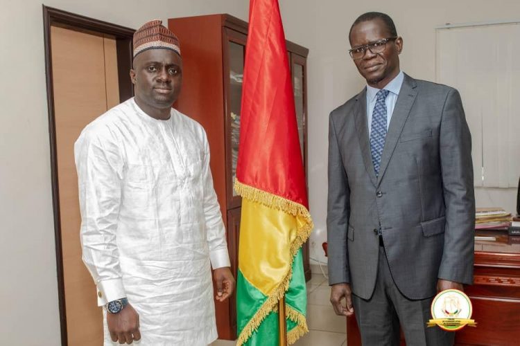 Guinée : Le ministre de la décentralisation reçoit le représentant résident de l’Unicef