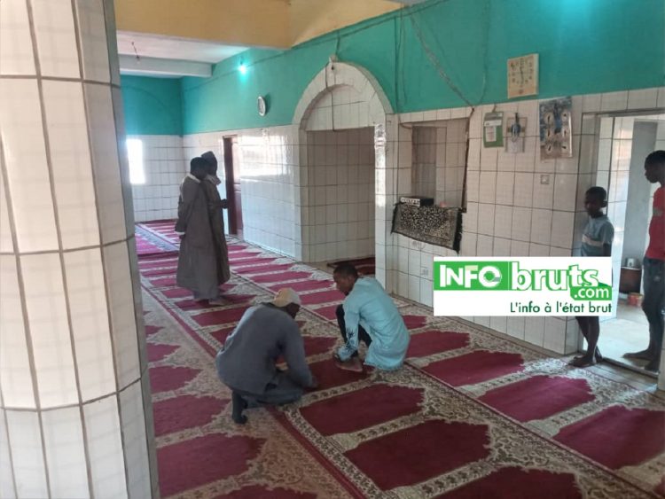 Des inconnus s’introduisent dans une mosquée à Labé: deux micros emportés et de l’urine sur la natte de l’iman