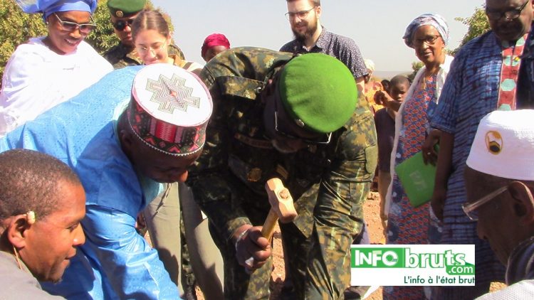 Centre d’apprentissage aux métiers de Solidarité Suisse-Guinée : le gouverneur de Labé lance les travaux de construction d’un nouveau bâtiment