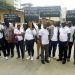 Kaloum : des candidats au concours de recrutement des conservateurs de la nature manifestent devant la primature