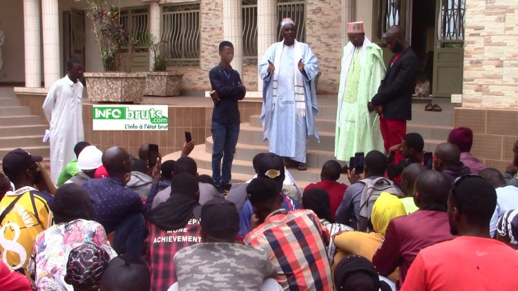 Labé: des candidats  malheureux à l&rsquo;intégration dans l&rsquo;armée guinéenne chez l&rsquo;imam Cerno Mamadou Badrou Bah (vidéo)