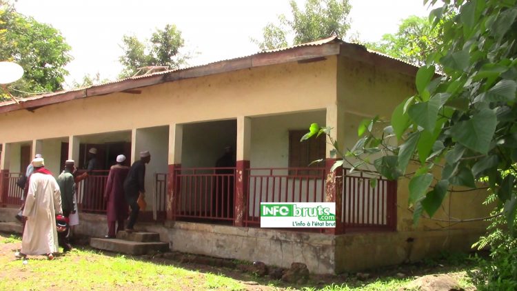 Noussy (Labé) : travaux de rénovation de la résidence du sous-préfet, avec une dépendance pour la gendarmerie
