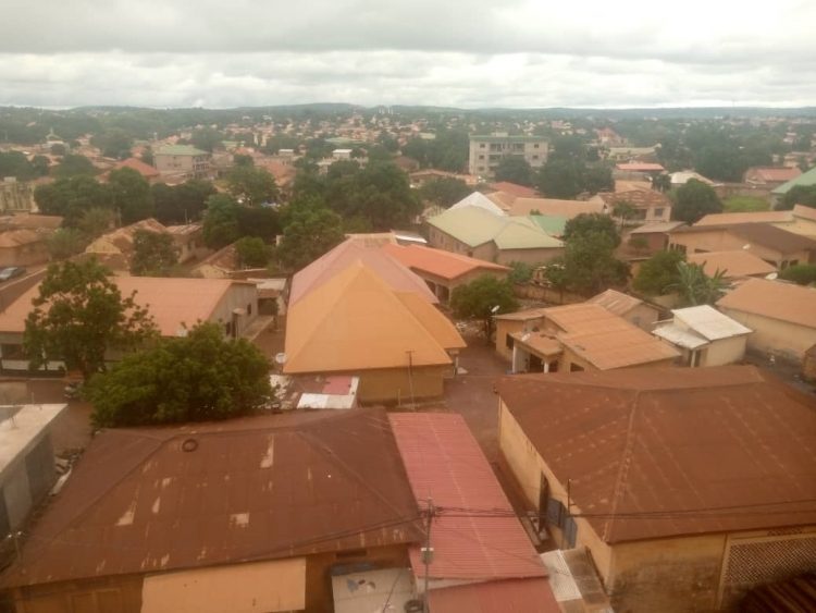 Labé : une ville où la méchanceté entre journalistes d’une part, et d’autre part entre responsables de radios est sans égal