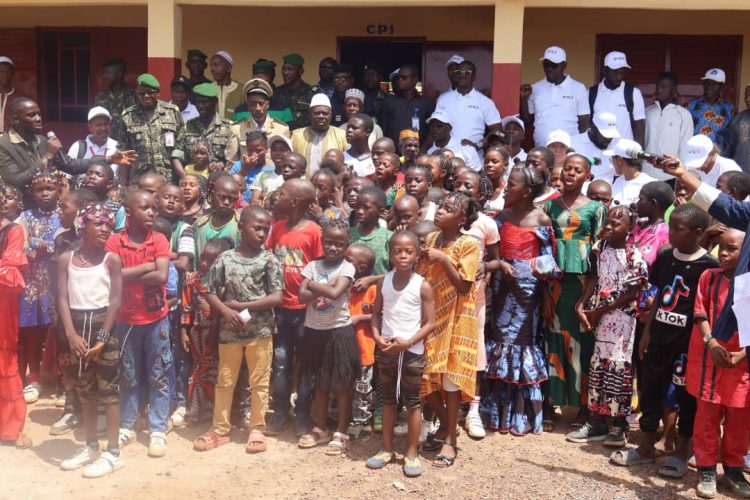 Boké: la Fondation Wazni et UMS célèbrent l’achèvement du grand plan de rénovation des 11 écoles primaires de la commune urbaine