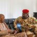 Visite de courtoisie du Général Mamadi Doumbouya à Hadja Aïcha Bah : un geste de grandeur et d’altruisme
