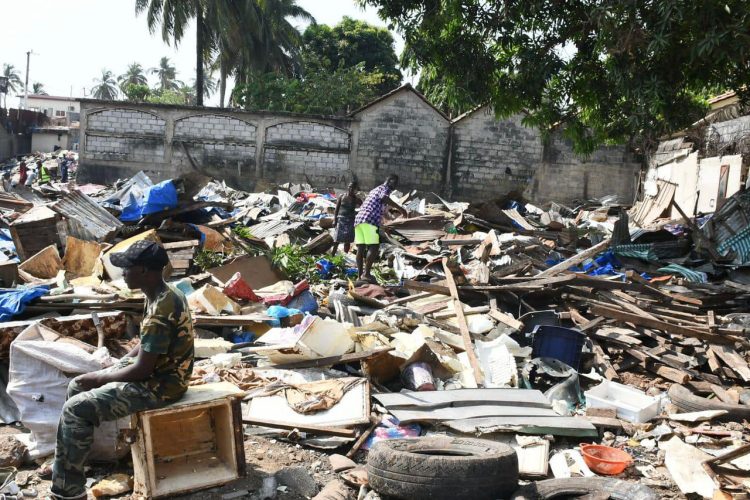 Assainissement des zones criminogènes de Conakry: Une opération de déguerpissement sous l’égide du Procureur Général