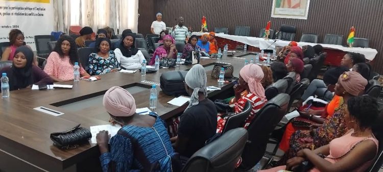Boké : L’ONG AJDEF forme les filles et femmes sur les mécanismes de prévention, gestion et résolution des conflits en Guinée
