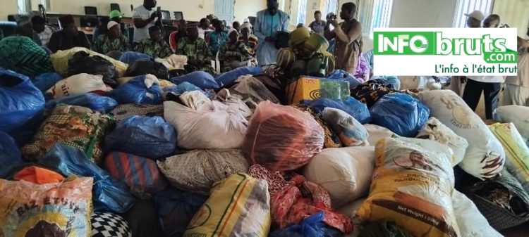 Boké: Présentation d’un important lot de vêtements et de vivres destinés sinistrés de Kafanda (Sansalé)