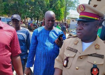 Kissidougou : Le préfet Charles Kolipé Lamah en mission de contrôle dans les structures sanitaires