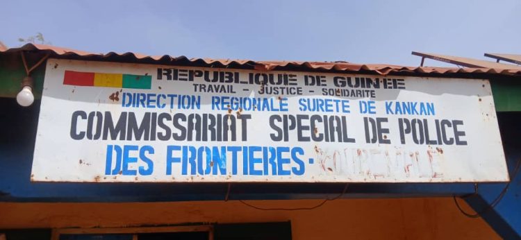 Guinée : 29 personnes interpellées à Kourémalé pour avoir défié la date officielle de la prière de l’Aïd El-Fitr, actuellement détenues au commissariat spéciale de la police des frontières de Siguiri