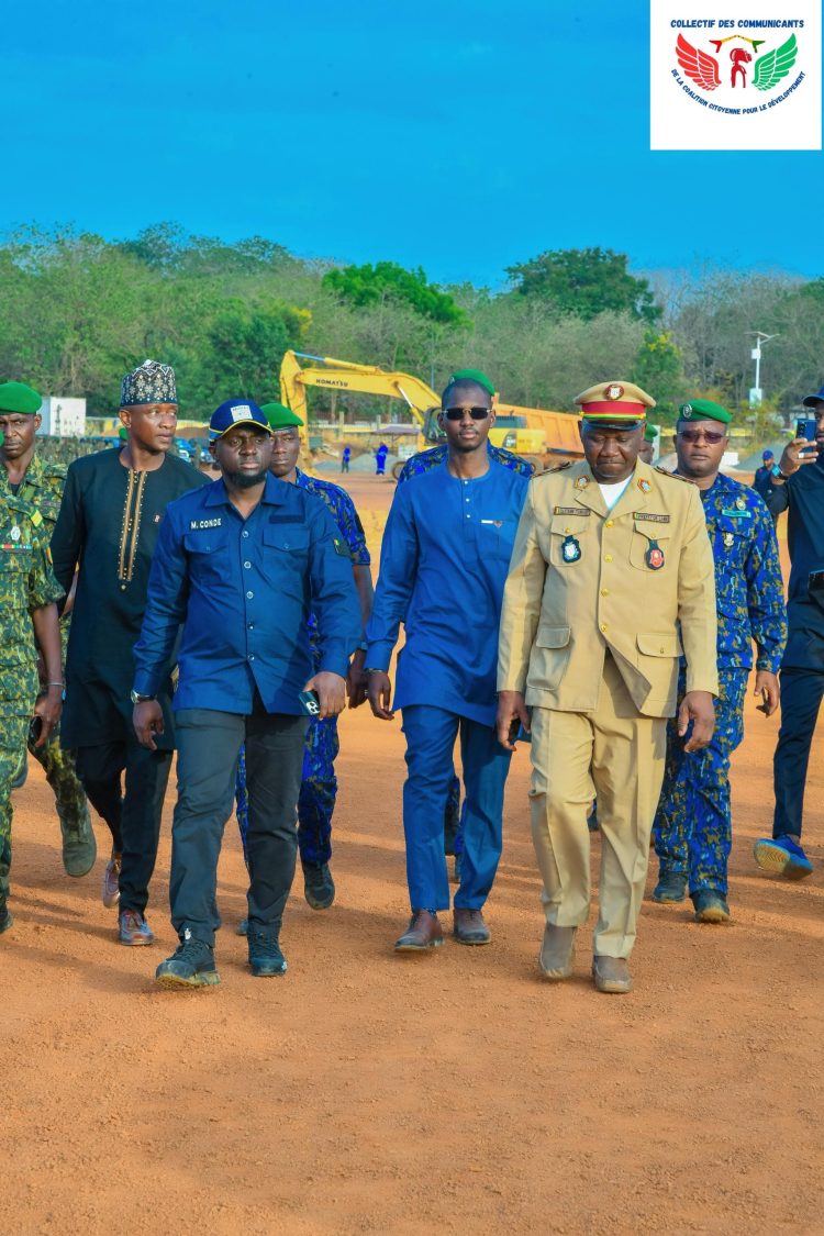 Labé : Le Ministre Mory Condé en visite pour évaluer les chantiers de rénovation de la Grande Mosquée et du bitumage des routes