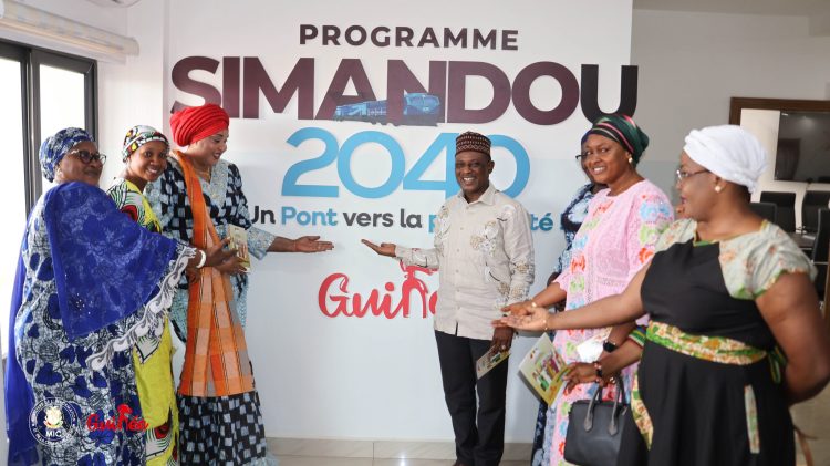 Soutien au Chef de l’État : Le ministre Fana Soumah reçoit en audience le Mouvement des Femmes au Cœur de la Refondation (MOFECOR)
