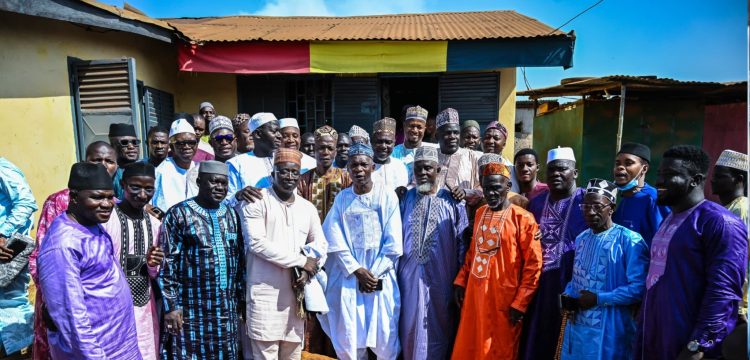 Gbessia : Le président de la délégation spéciale célèbre la fin du Ramadan à Dabondy École