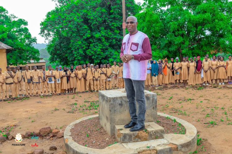 Télimélé : Le Premier ministre Amadou Oury Bah participe à la levée des couleurs au Collège de Dara