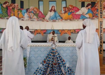 Fête de Pâques : Les fidèles chrétiens de Kankan célèbrent la résurrection du Christ dans la ferveur