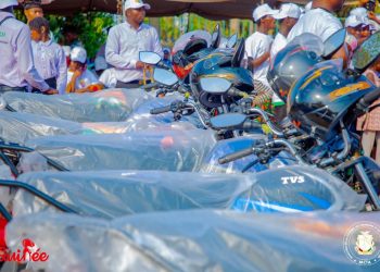 Forécariah : Le Ministre Moussa Moïse Sylla remet des moyens de transport aux guides religieux, au nom du Chef de l’État