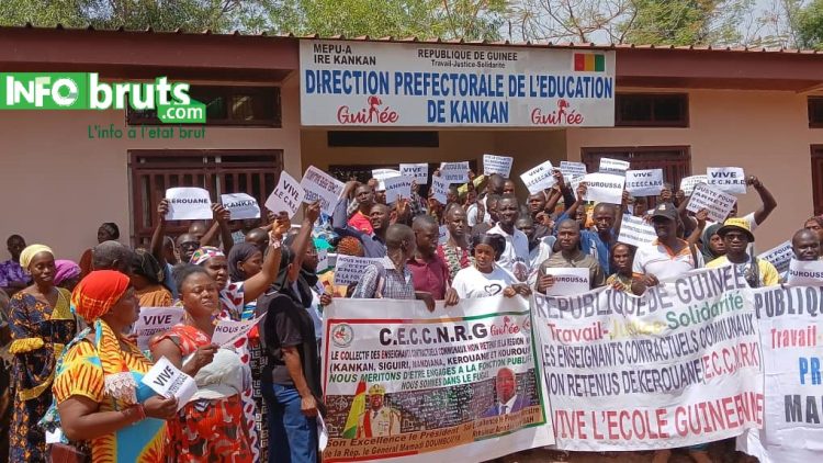 Kankan : Manifestation des enseignants contractuels non retenus pour leur intégration dans la fonction publique
