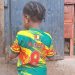 Labé : La petite Adama Hawa retrouvée seule près de la grande place de Bowounloko, recherche ses parents