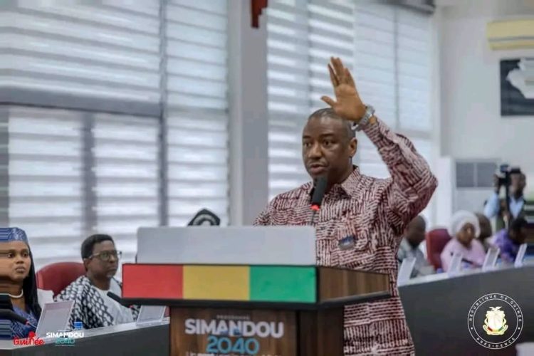 Les petits navigateurs dans la tempête Doumbouya : chronique d’un naufrage annoncé