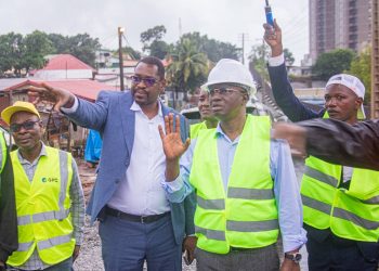 Conakry : Le Ministre Laye Sékou Camara lance ses premières visites de chantiers routiers malgré la pluie