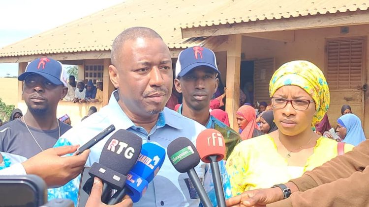 Labé : Cellou Baldé glisse son bulletin à Doghol, un manque de 20 bulletins signalé