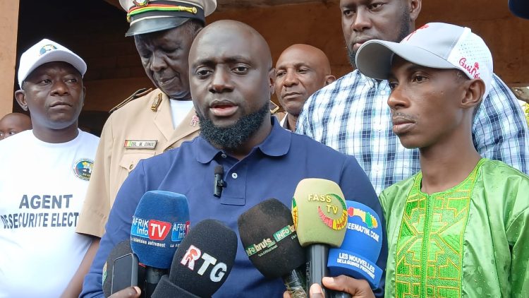 Référendum : Mory Condé vote à Kankan et salue la mobilisation citoyenne