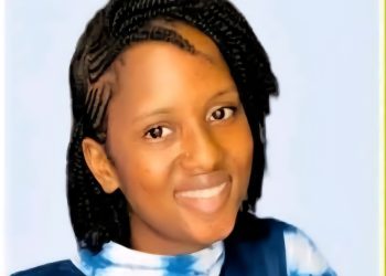 Sangarédi : Ramata Bella Diallo signe son premier roman “Le poids du mensonge”