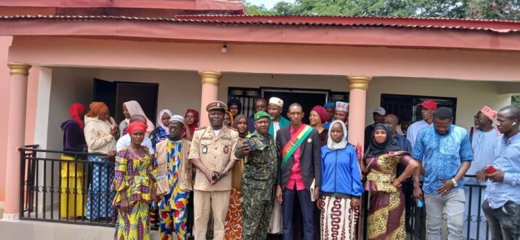 Lélouma : La communauté de Korbé rend un dernier hommage à Aguibou Diallo, directeur de l’école primaire, décédé ce vendredi