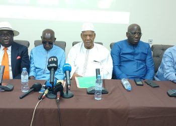 Conakry : l’Orchestre Bembeya Jazz International annonce la fin de carrière de Sékou “Diamond Fingers” Bembeya Diabaté