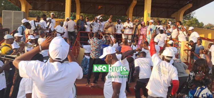 Boké : la population célèbre la victoire de Mamadi Doumbouya