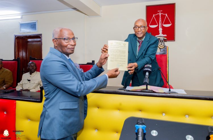 Guinée : le Premier ministre Amadou Oury Bah dépose sa déclaration de biens à la Cour suprême