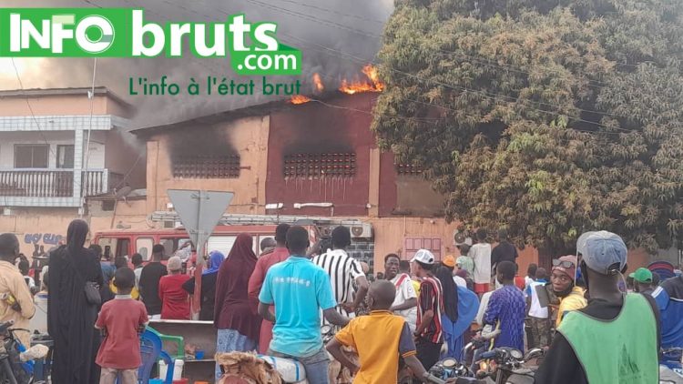 Kankan : un incendie ravage l’ancienne salle de spectacle de la boîte de nuit Sarata