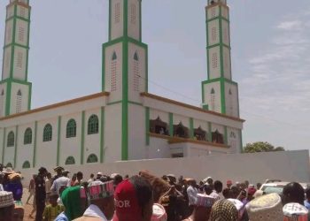 Mosquée Koula à Pounthioun : une mesure d’hygiène qui interroge et divise les fidèles