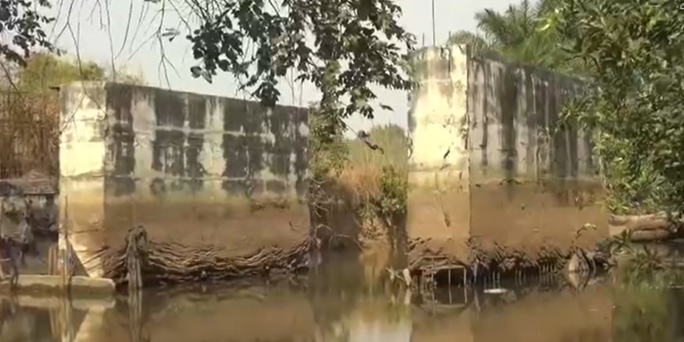 Faranah : le district de Kabayakoro confronté à l’enclavement et à l’absence de réseau téléphonique