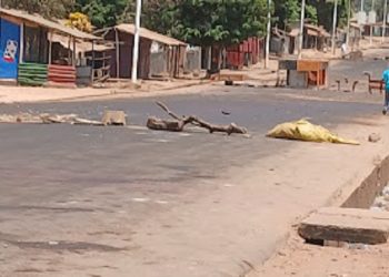 Boffa : quand l’électricité joue à cache-cache, Bolondé répond par des barricades
