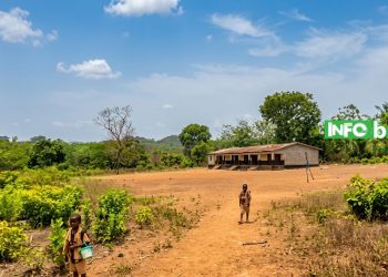 Ouré-Kaba : à l’école de Gninagbé, apprendre sans eau et enseigner dans la précarité