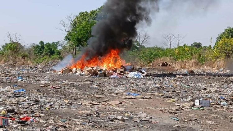 Dabola : des produits impropres à la consommation incinérés par la justice de paix