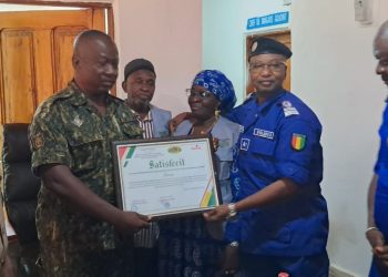 Boké : le CROSCG distingue le directeur régional des Douanes pour ses performances